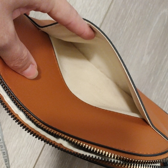 Rampage Crossbody Bag with Gold Chain - Picture 16 of 17